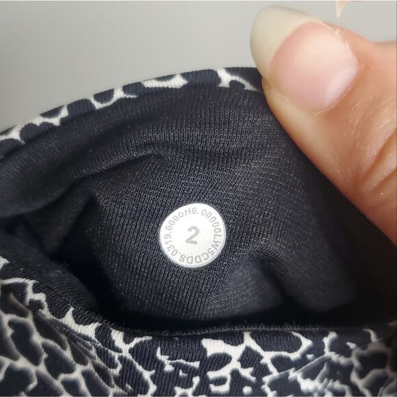 lululemon Wunder Under High-Rise Tight *Blocked Full-On Luxtreme 28" Size 2 - Picture 15 of 16